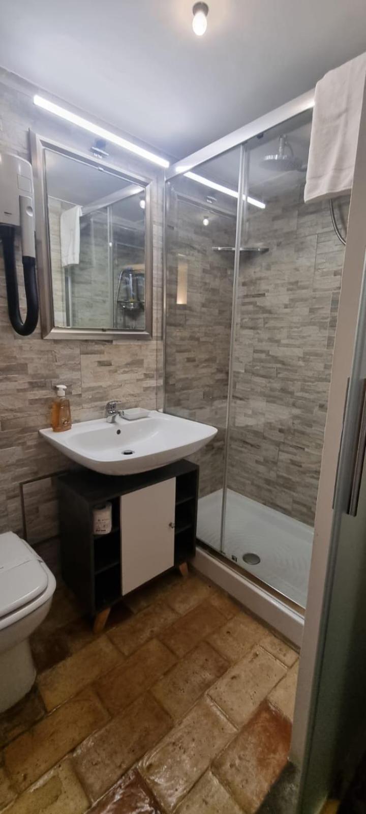 Domus Next Campo De'fiori With Thermal Shower Appartement Rome